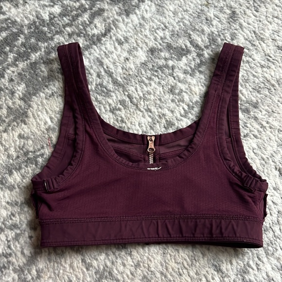Lululemon Sports bra - Picture 4 of 4